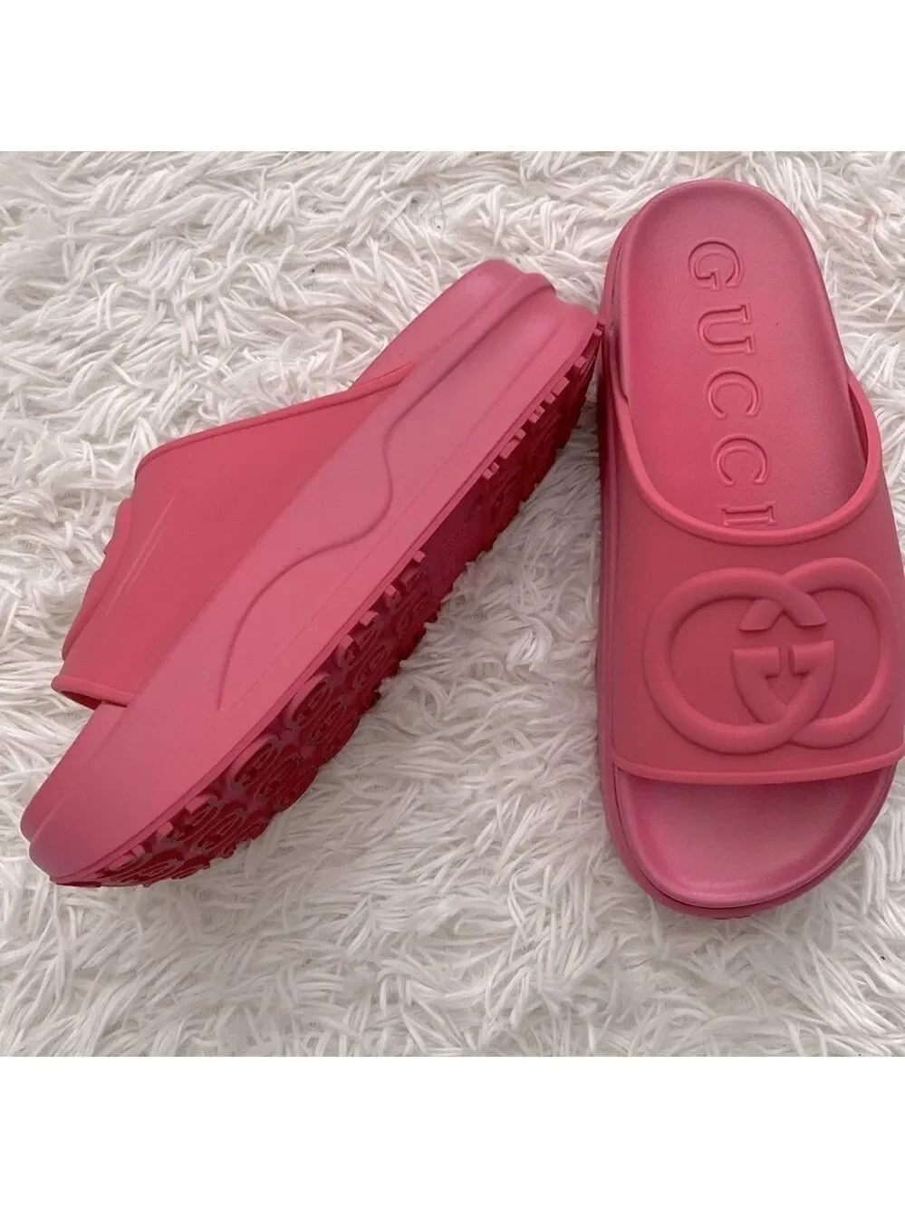 Gucci platform Pink Slide rubber Sandals with Iconic Logo